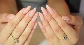 How to Do Almond Nails at Home？